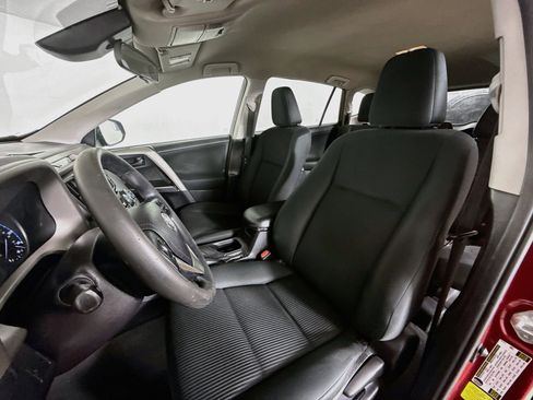 Used 2018 Toyota RAV4 LE FWD image 24