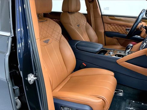 Used 2022 Bentley Bentayga image 14