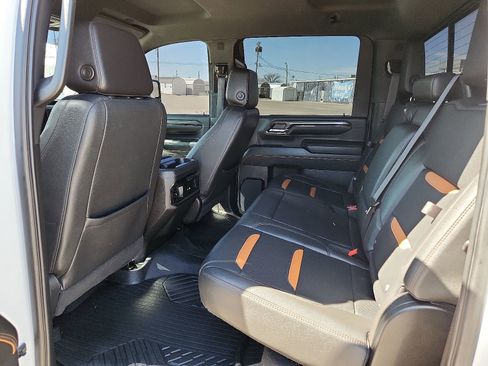 Used 2024 GMC Sierra 2500 AT4 w/ AT4 Preferred Package image 9