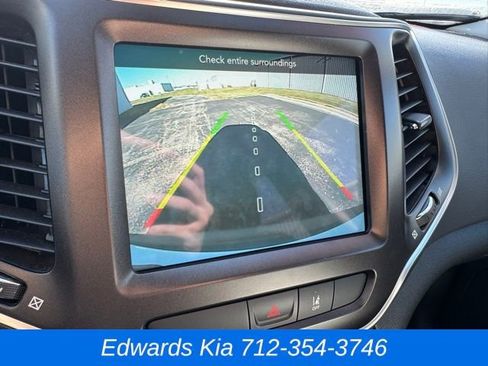 Used 2022 Jeep Cherokee Trailhawk w/ Technology Group B image 30