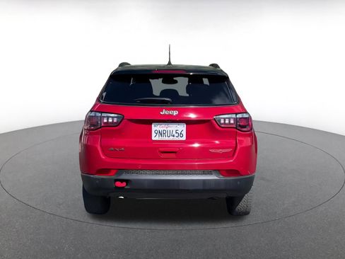 Used 2025 Jeep Compass Trailhawk image 12