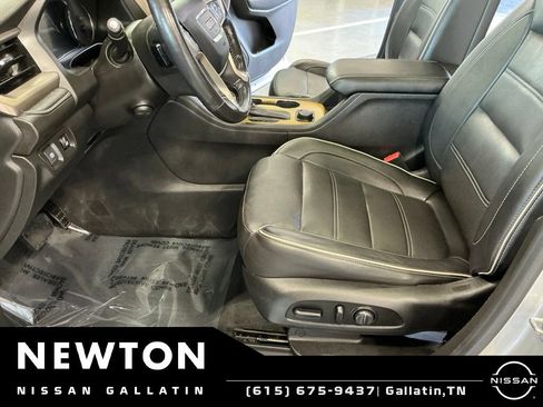 Used 2019 GMC Acadia Denali w/ Technology Package FWD image 15