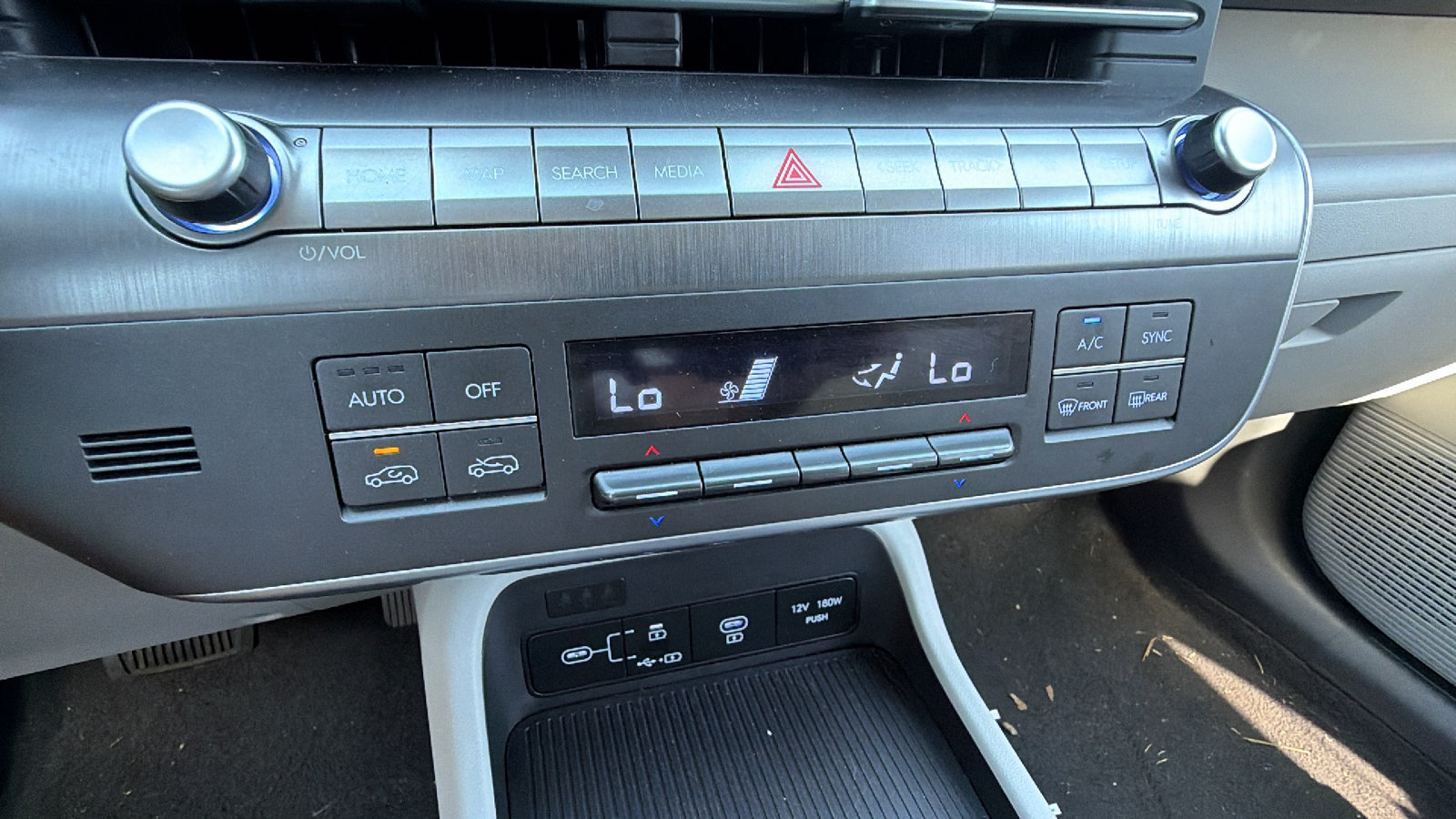 Used 2025 Hyundai Kona SEL AWD/4WD image 33