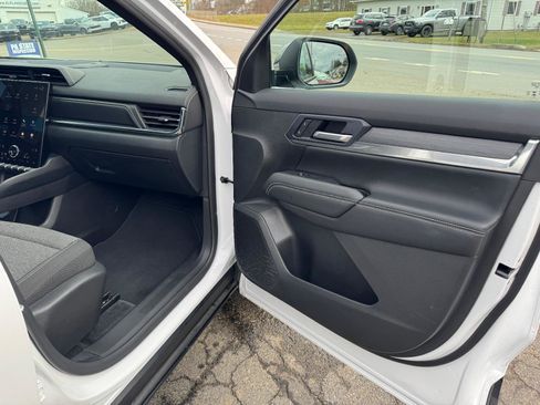 Used 2025 GMC Terrain Elevation image 44