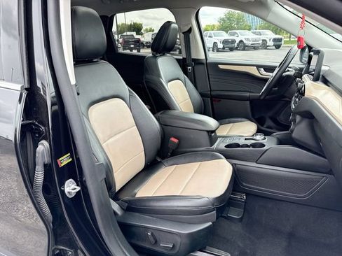 Used 2022 Ford Escape Titanium w/ Titanium Premium Package FWD image 25