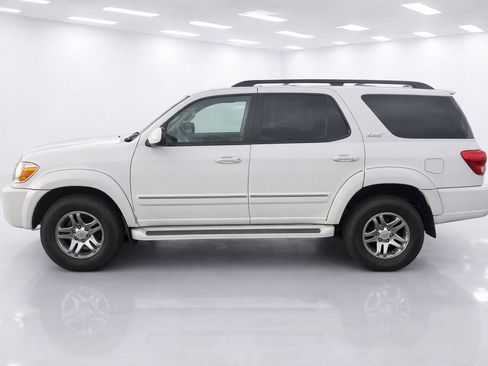 Used 2007 Toyota Sequoia SR5 w/ Preferred Pkg w/ Heated Seats AWD/4WD image 2