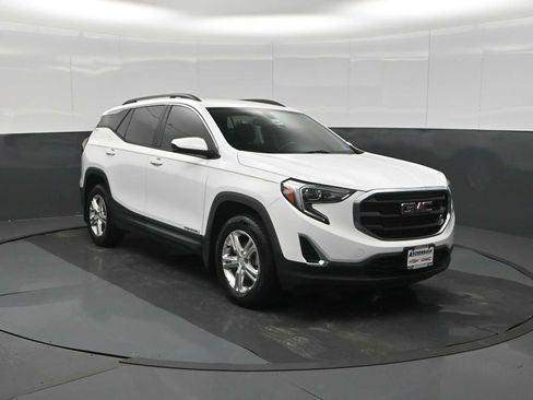 Used 2019 GMC Terrain SLE w/ Driver Convenience Package AWD/4WD image 2