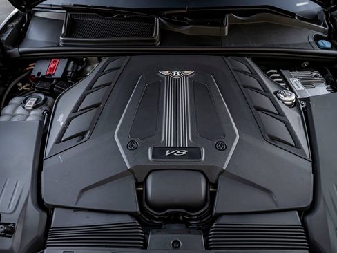 Certified 2025 Bentley Bentayga AWD/4WD image 41