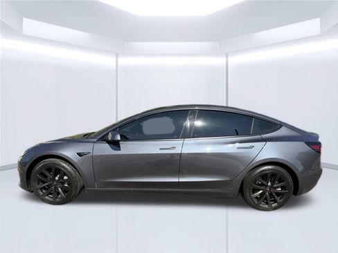 Used 2022 Tesla Model 3 Long Range AWD/4WD image 11