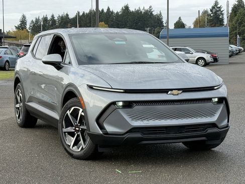 New 2026 Chevrolet Equinox EV LT image 7
