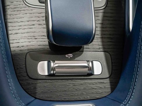 New 2026 Mercedes-Benz GLS 580 4MATIC image 23