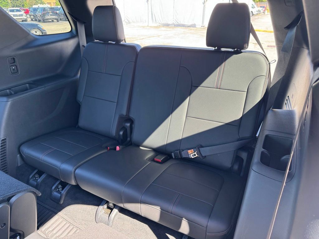 Certified 2023 Chevrolet Traverse RS AWD/4WD image 26
