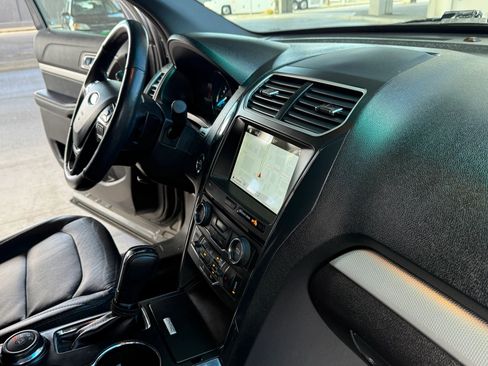 Used 2017 Ford Explorer XLT w/ Equipment Group 202A image 25