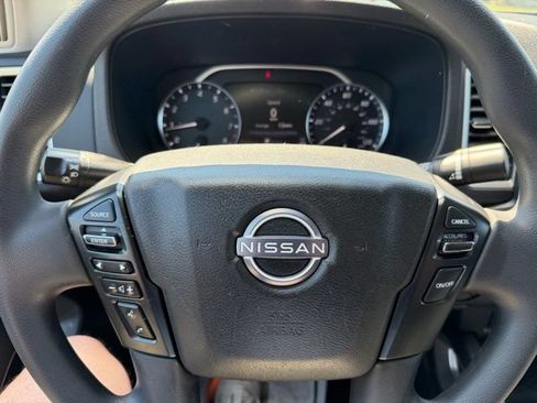 Used 2023 Nissan Frontier SV AWD/4WD image 11