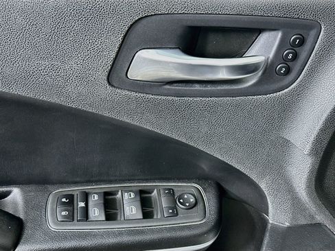 Used 2022 Dodge Charger SXT w/ Leather Interior Group RWD image 15