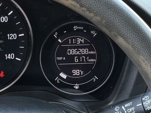 Used 2017 Honda HR-V LX image 14