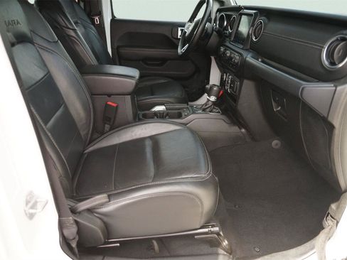 Used 2018 Jeep Wrangler Unlimited Sahara AWD/4WD image 18