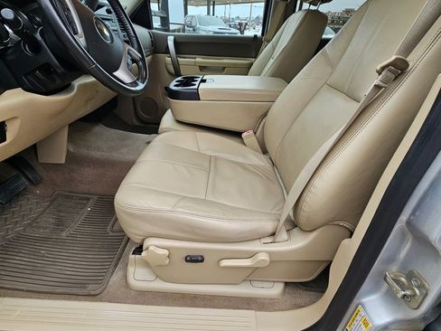 Used 2014 Chevrolet Silverado 3500 LT w/ Texas Edition image 15