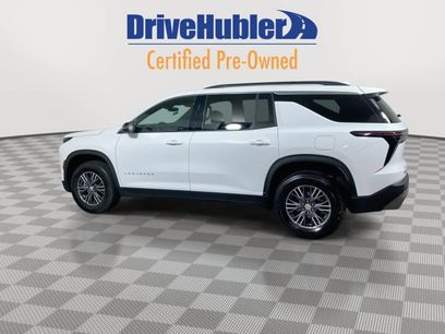 Used 2025 Chevrolet Traverse LT