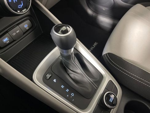 New 2025 Hyundai Venue SEL image 24