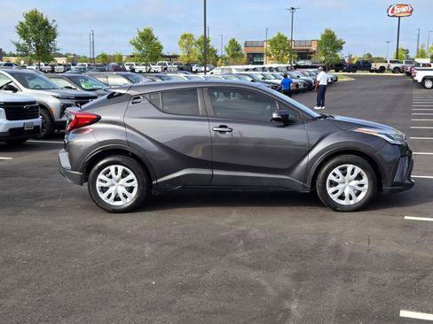 Used 2021 Toyota C-HR LE FWD image 8