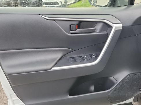 Used 2025 Toyota RAV4 LE AWD/4WD image 12