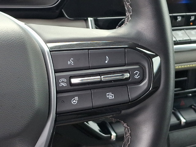 Used 2025 Chevrolet Colorado ZR2 w/ ZR2 Bison Edition AWD/4WD image 8