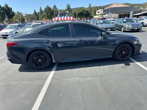 Used 2025 Toyota Camry SE image 4