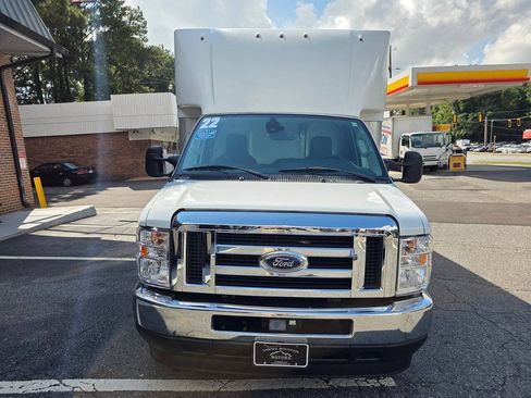 Used 2022 Ford E-450 and Econoline 450 Super Duty RWD image 9