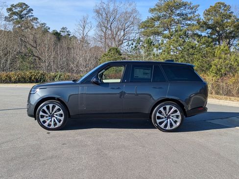 New 2026 Land Rover Range Rover SE image 8