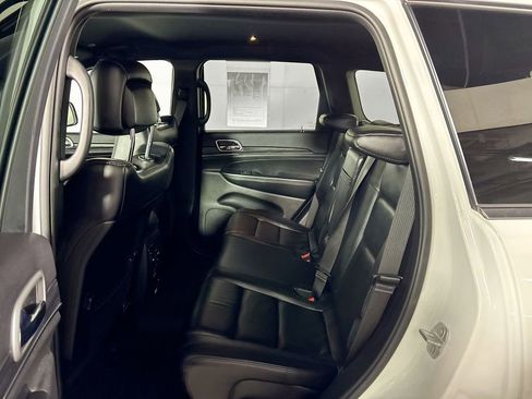 Used 2019 Jeep Grand Cherokee Limited AWD/4WD image 20