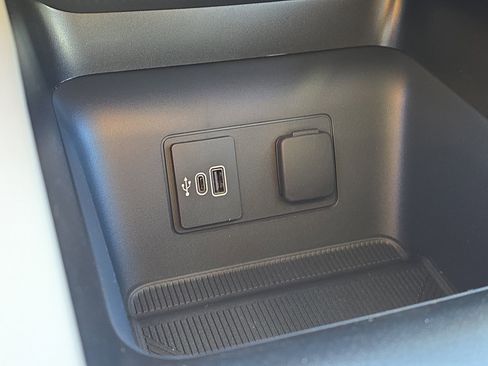 New 2026 Ford Explorer Active image 24