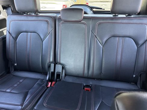 Used 2024 Ford Expedition Limited image 21
