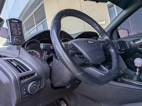Used 2018 Ford Focus ST FWD image 10
