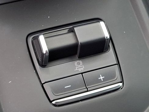 Used 2025 GMC Sierra 1500 AT4X image 26