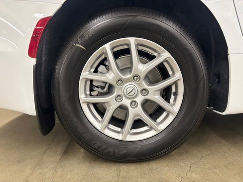 New 2026 Chrysler Voyager LX image 8