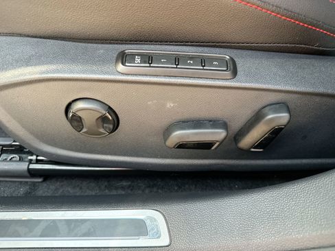 Used 2025 Volkswagen Jetta GLI Autobahn image 12