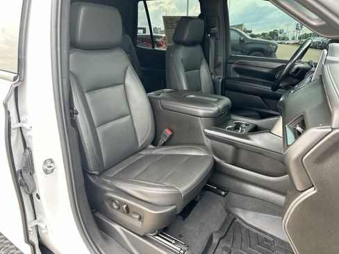 Used 2021 Chevrolet Tahoe Z71 w/ Z71 Signature Package AWD/4WD image 25