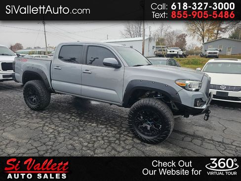 Used 2019 Toyota Tacoma TRD Off-Road image 1