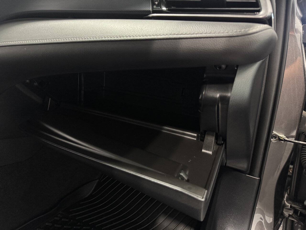 Used 2024 Toyota Camry SE FWD image 19