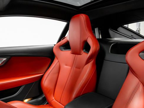 Used 2016 Jaguar F-TYPE S image 10