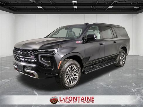 Used 2025 Chevrolet Suburban Z71 image 4