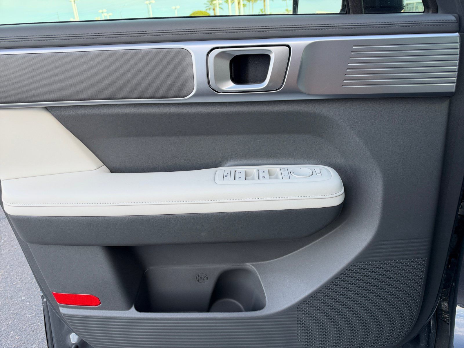 Used 2025 Hyundai Santa Fe SEL FWD image 12