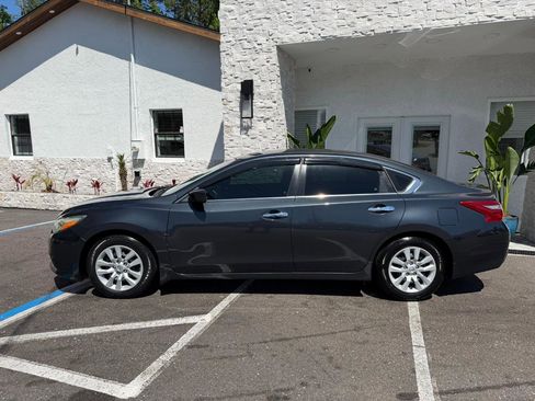 Used 2018 Nissan Altima 2.5 S FWD image 2