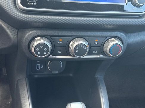 New 2025 Nissan Kicks Play S image 29