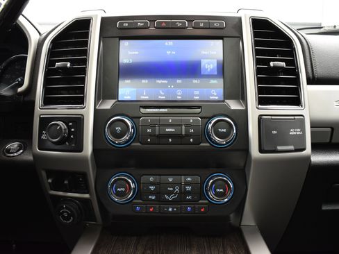 Used 2021 Ford F350 Lariat image 16