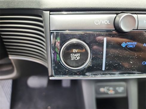 New 2025 Hyundai Ioniq 5 SE image 29