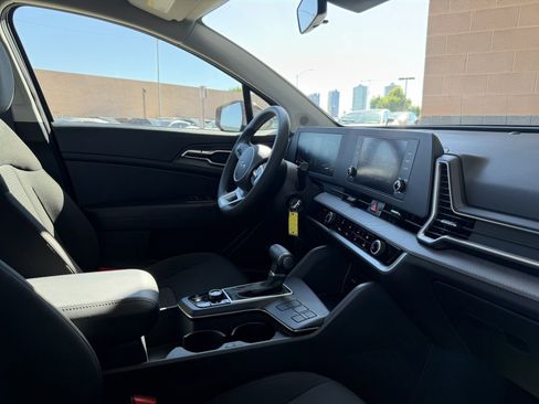 Used 2024 Kia Sportage LX image 37