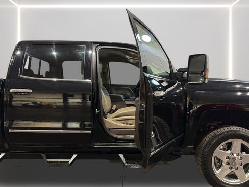 Used 2015 Chevrolet Silverado 2500 LTZ w/ Duramax Plus Package image 17