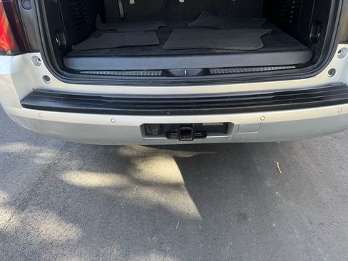 Used 2020 Chevrolet Suburban LT image 24